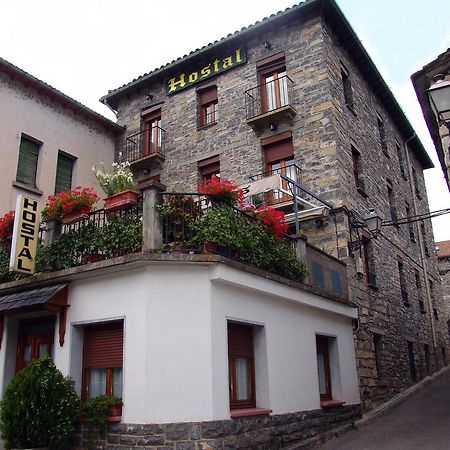 Hostal Pirineos Sarvise Bagian luar foto
