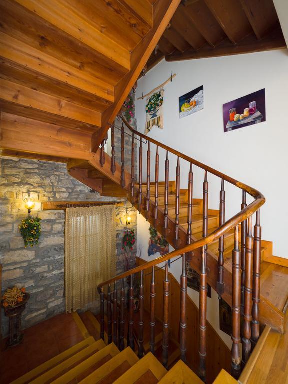 Hostal Pirineos Sarvise Bagian luar foto